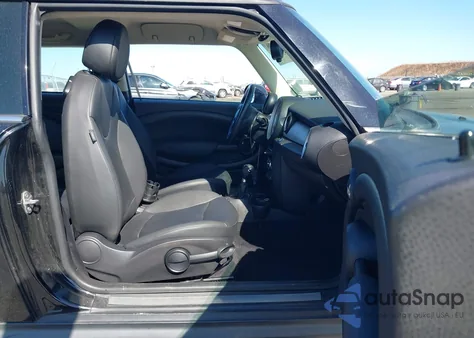 2013 Mini Hardtop Cooper из США, поврежденный, VIN WMWSU3C56DT678713